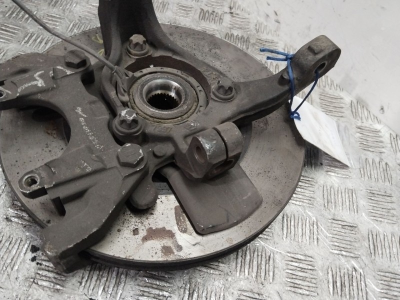 Recambio de mangueta delantera derecha para opel zafira b cosmo referencia OEM IAM 13197803  