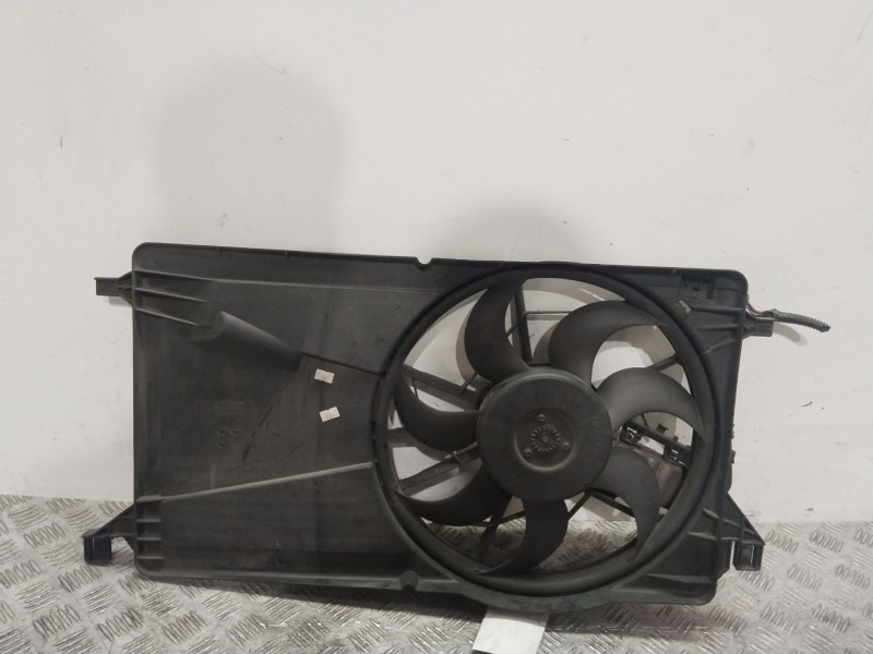 Recambio de electroventilador para ford focus berlina (cap) ambiente (d) referencia OEM IAM 1530151  