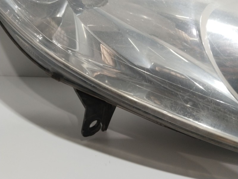 Recambio de faro derecho para peugeot 407 sw (6e_, 6d_) 2.0 referencia OEM IAM 9660235980  