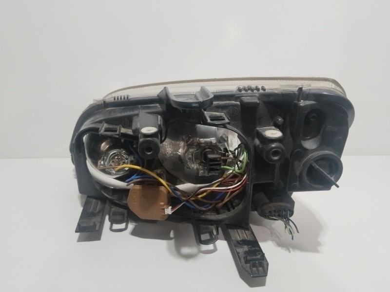 Recambio de faro derecho para ford focus c-max (dm2) 2.0 tdci referencia OEM IAM 3M5113100AA  