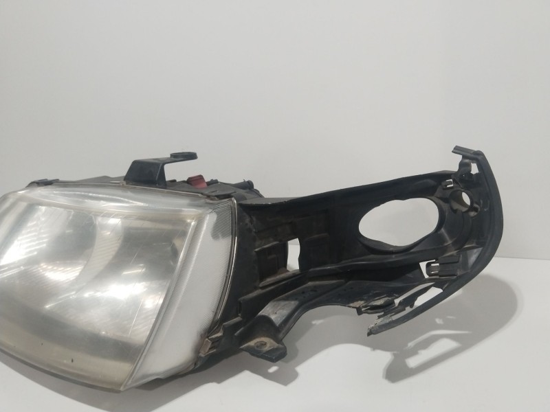 Recambio de faro izquierdo para saab 9-5 berlina 2.0 t arc referencia OEM IAM 5142070  89006241