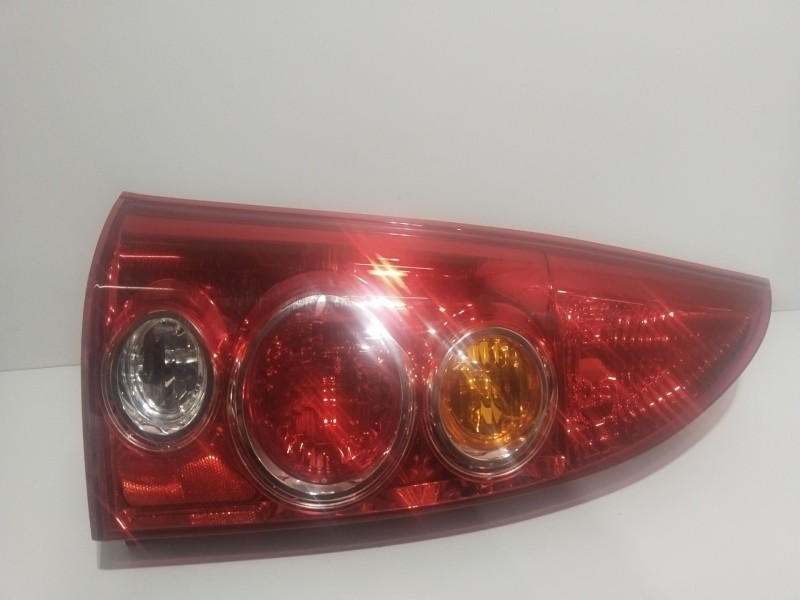 Recambio de piloto trasero izquierdo para mazda premacy (cp) 2.0 td referencia OEM IAM 22061961  