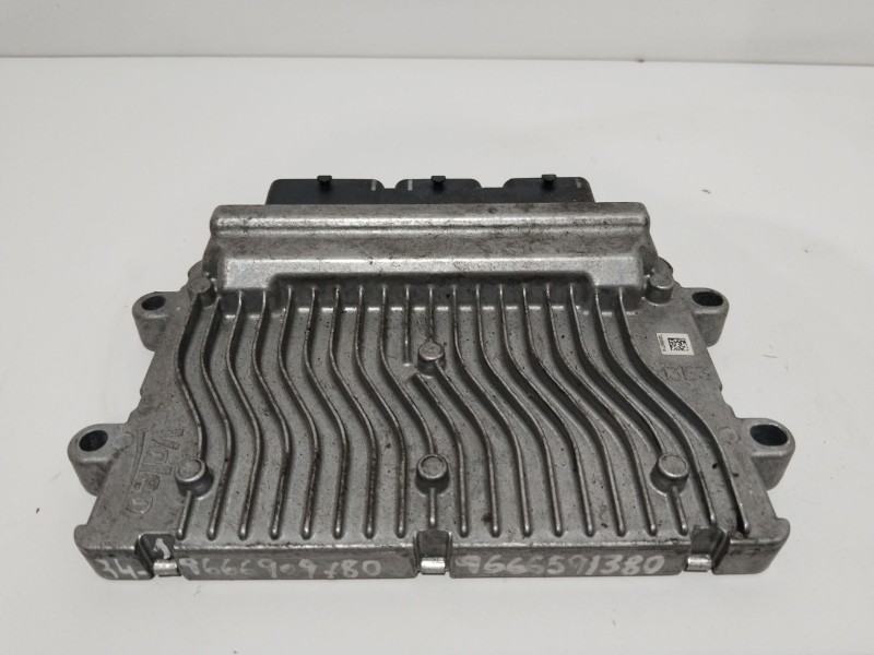 Recambio de centralita motor uce para peugeot 207/207+ (wa_, wc_) 1.4 referencia OEM IAM 9666591380  