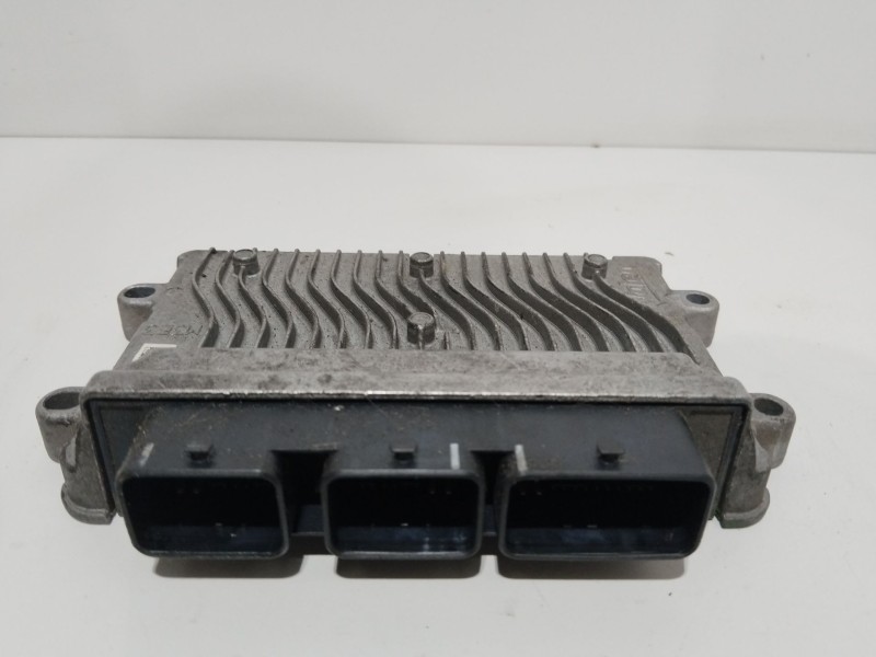 Recambio de centralita motor uce para peugeot 207/207+ (wa_, wc_) 1.4 referencia OEM IAM 9666591380  