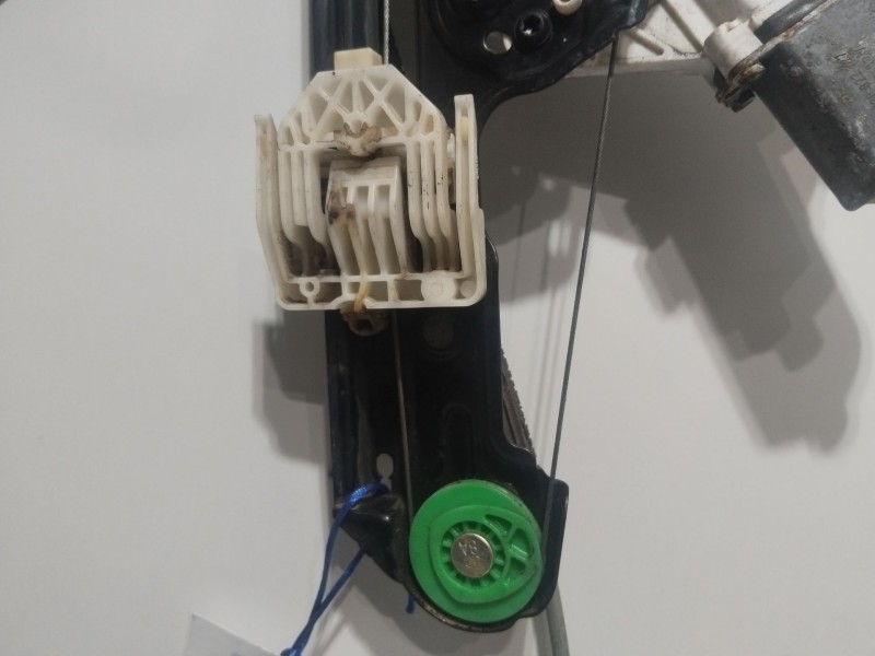 Recambio de elevalunas trasero derecho para bmw 1 (e87) 118 d referencia OEM IAM 6927028  