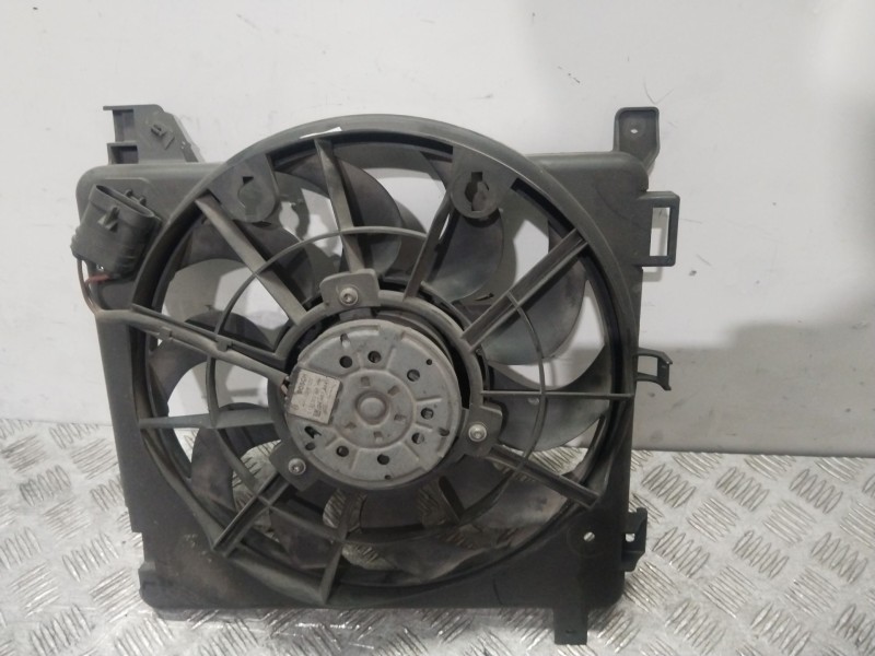 Recambio de electroventilador para opel zafira b cosmo referencia OEM IAM 0130303304  