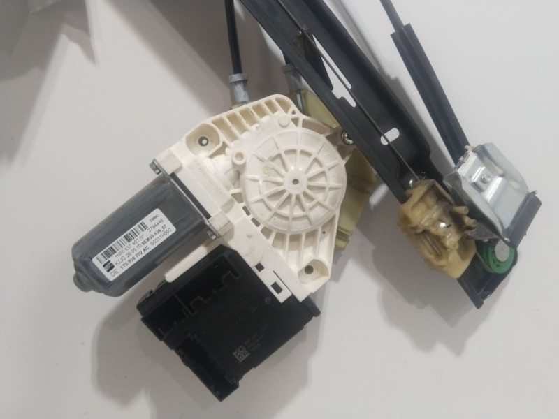 Recambio de elevalunas delantero derecho para seat leon (1p1) sport referencia OEM IAM 98360550607  CONFORT
