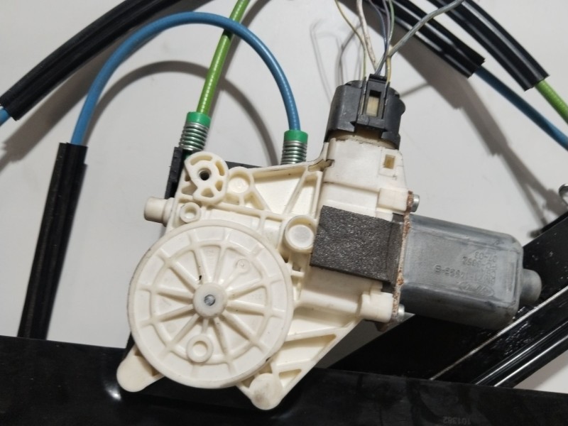 Recambio de elevalunas delantero derecho para ford mondeo ber. (ca2) ghia referencia OEM IAM 6M2114553B  