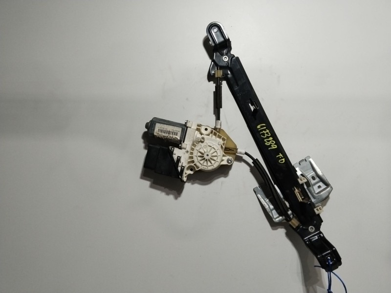 Recambio de elevalunas trasero derecho para seat leon (1p1) reference referencia OEM IAM 983600202  