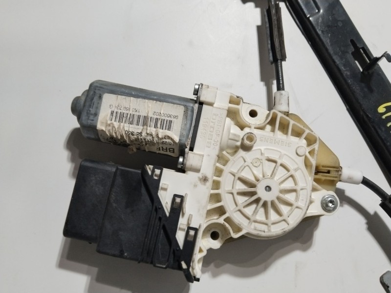 Recambio de elevalunas trasero derecho para seat leon (1p1) reference referencia OEM IAM 983600202  