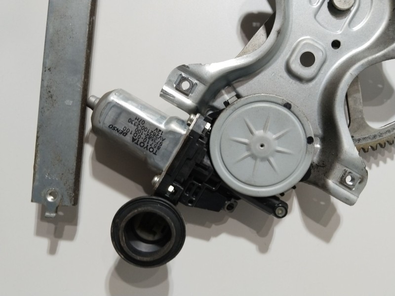 Recambio de elevalunas delantero derecho para toyota yaris (_p9_) 1.4 d-4d (nlp90_) referencia OEM IAM 857100D100  