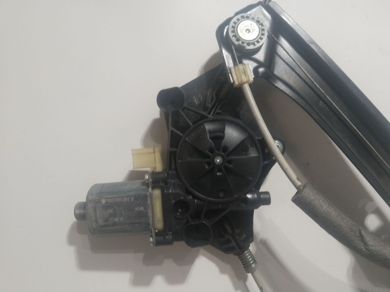 Recambio de elevalunas delantero derecho para skoda superb iii (3v3) 2.0 tdi referencia OEM IAM 5Q0959802B  