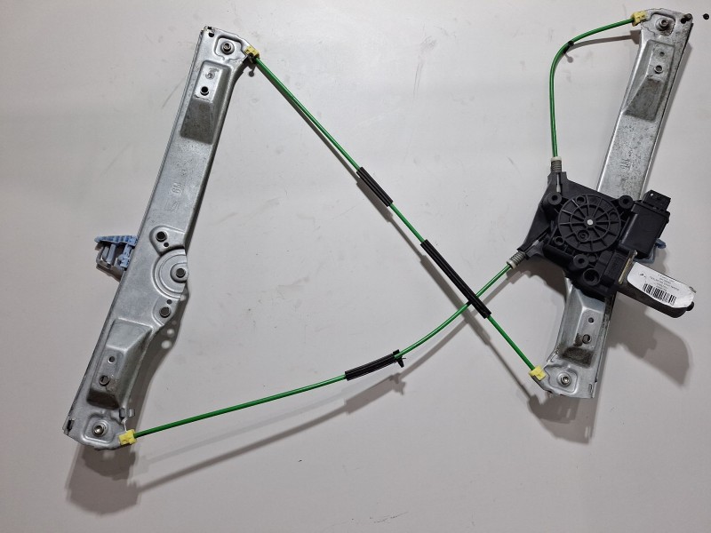 Recambio de elevalunas delantero derecho para opel corsa d cosmo referencia OEM IAM 72005001   Recambio de elevalunas delantero derecho para opel corsa d cosmo referencia OEM IAM 72005001