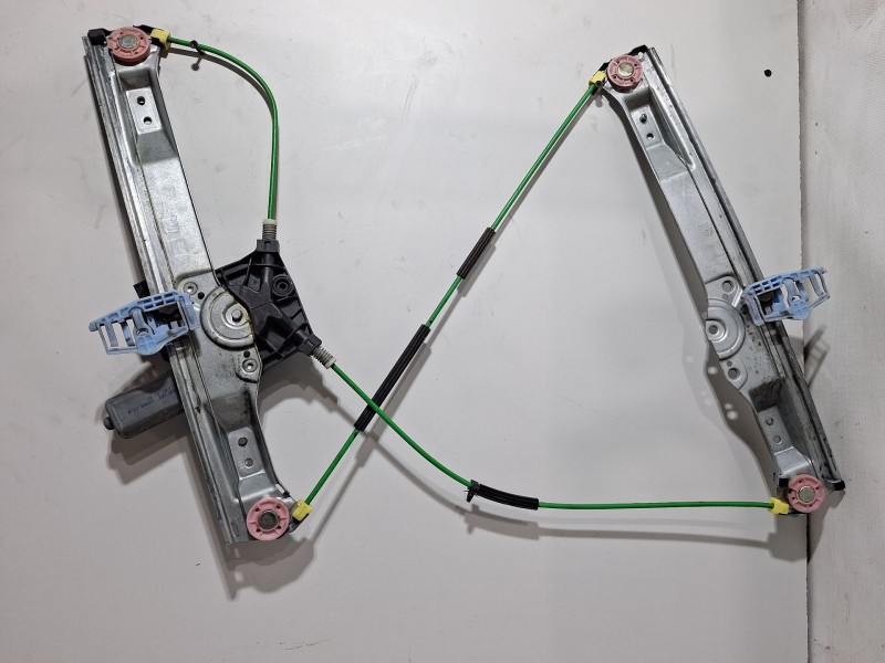 Recambio de elevalunas delantero derecho para opel corsa d cosmo referencia OEM IAM 72005001   Recambio de elevalunas delantero derecho para opel corsa d cosmo referencia OEM IAM 72005001