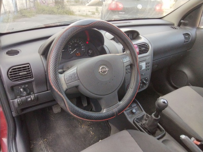 opel corsa c (x01) del año 2005