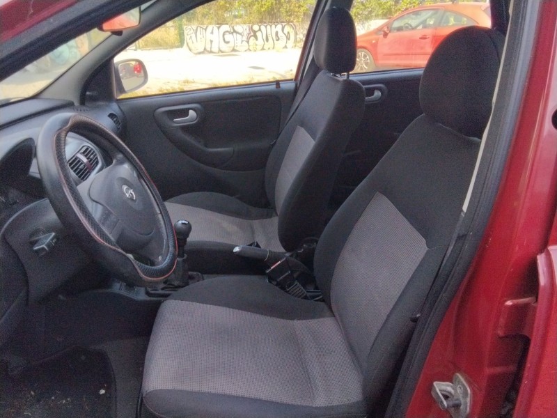 opel corsa c (x01) del año 2005