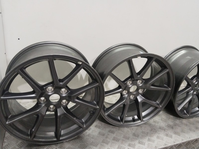 Recambio de juego llantas para tesla model 3 (5yj3) ev awd referencia OEM IAM 104426100A  18X8.5J