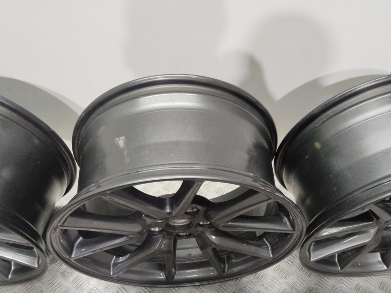 Recambio de juego llantas para tesla model 3 (5yj3) ev awd referencia OEM IAM 104426100A  18X8.5J