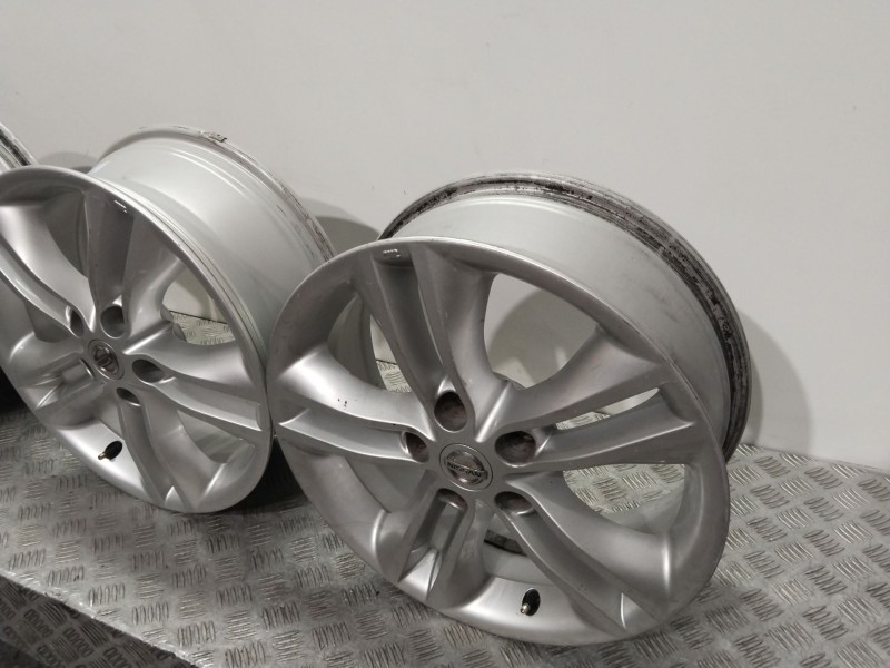 Recambio de juego llantas para nissan qashqai (j10) acenta referencia OEM IAM 40300BR07A  6.5JX17CH5