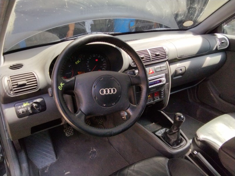 audi a3 (8l1) del año 2000