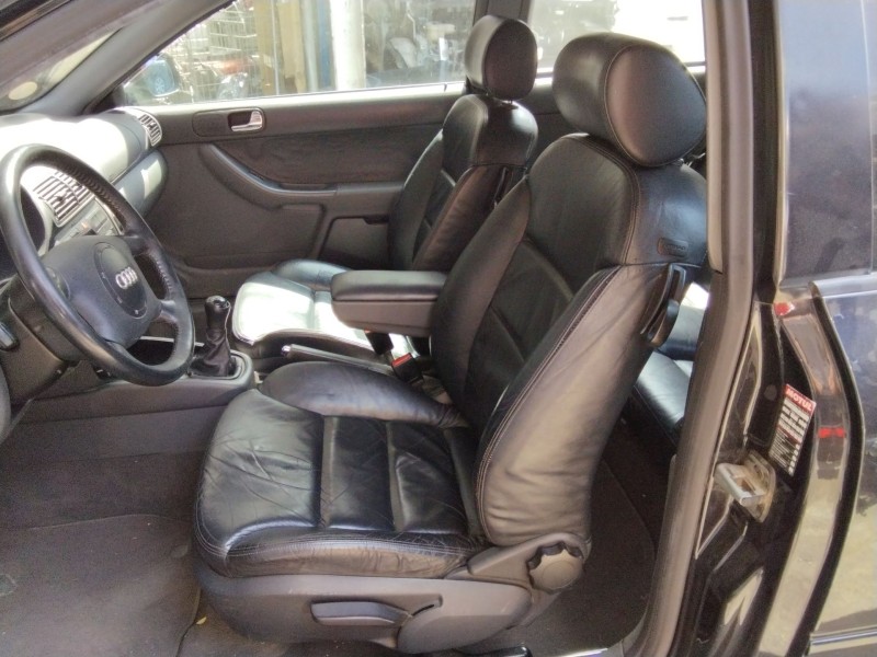 audi a3 (8l1) del año 2000