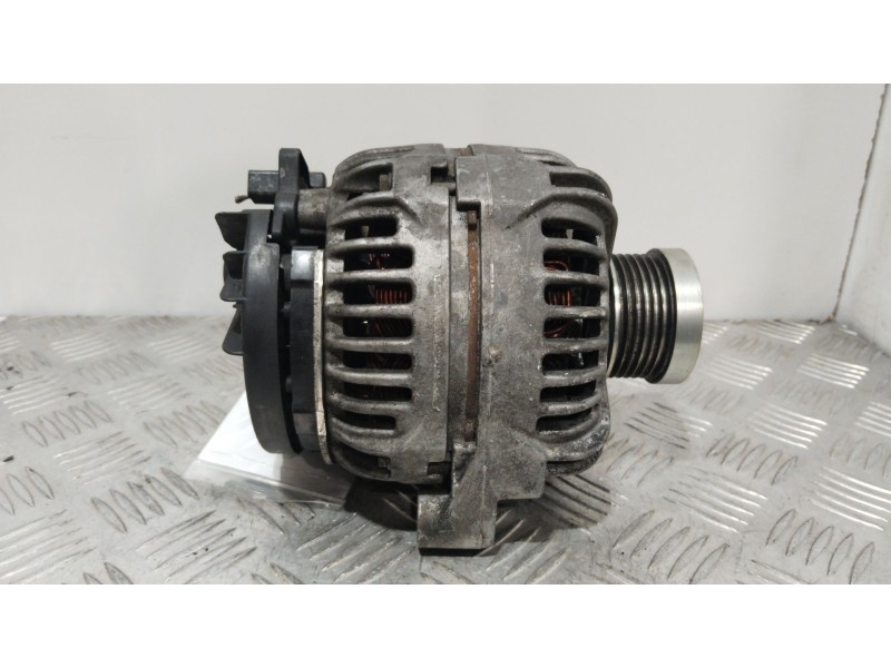 Recambio de alternador para volvo s60 berlina d5 referencia OEM IAM 8676498  