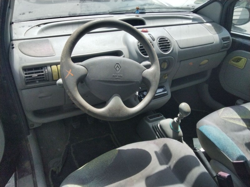renault twingo i (c06_) del año 2014