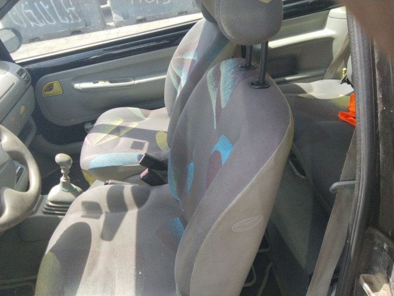 renault twingo i (c06_) del año 2014