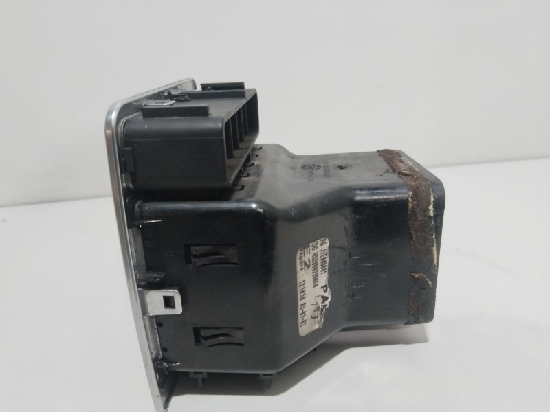 Recambio de rejilla aireadora para land rover range rover (lm) td6 hse referencia OEM IAM H52000290060  