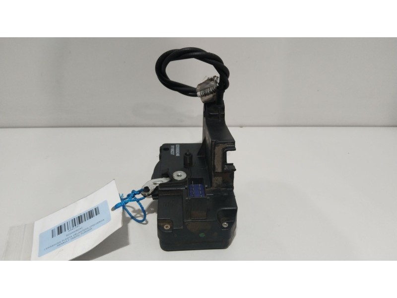 Recambio de cerradura puerta delantera izquierda para renault trafic furgón l1h1 2,7t referencia OEM IAM 8200008246  