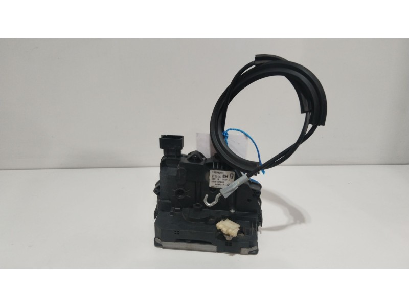 Recambio de cerradura puerta delantera derecha para opel corsa d expression referencia OEM IAM 13258274  