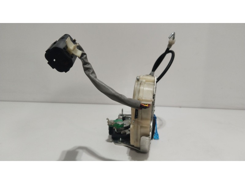 Recambio de cerradura puerta delantera derecha para kia sorento 2.5 crdi active referencia OEM IAM A0r5777  