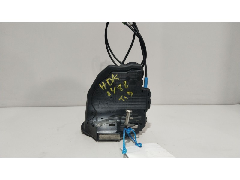 Recambio de cerradura puerta trasera derecha para toyota auris active referencia OEM IAM A046693  