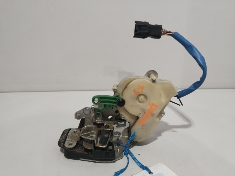 Recambio de cerradura puerta trasera derecha para kia sorento 2.5 crdi active referencia OEM IAM A045777  