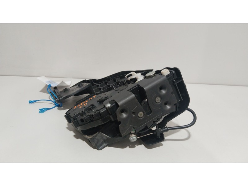Recambio de cerradura puerta trasera derecha para volvo v50 familiar 1.6 d kinetic referencia OEM IAM 30699112  