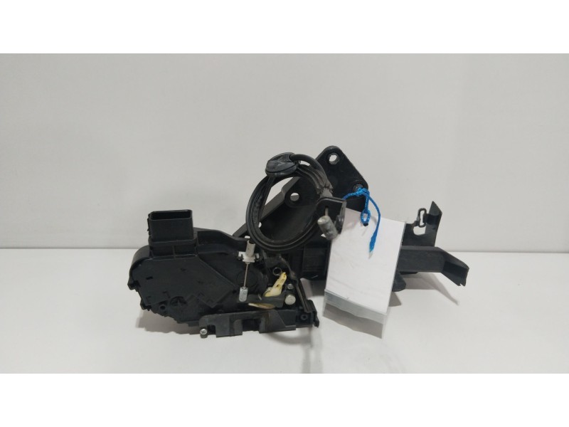 Recambio de cerradura puerta delantera derecha para peugeot 308 confort referencia OEM IAM 567147  