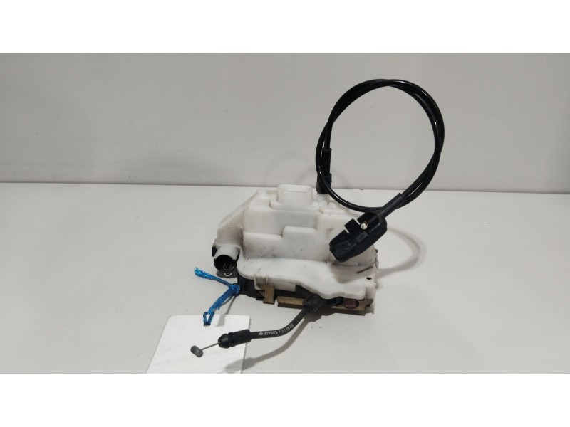 Recambio de cerradura puerta delantera derecha para renault scenic ii grand confort dynamique referencia OEM IAM 119121  