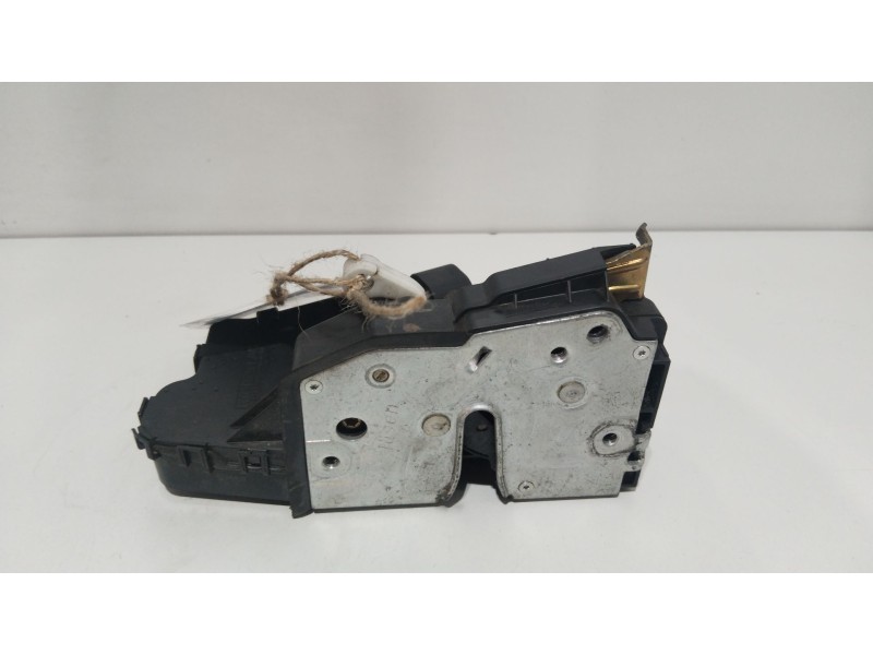 Recambio de cerradura puerta delantera derecha para bmw serie 3 berlina (e46) 316i referencia OEM IAM   