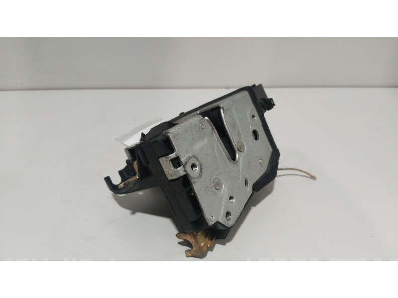 Recambio de cerradura puerta delantera derecha para bmw serie 3 berlina (e46) 316i referencia OEM IAM   