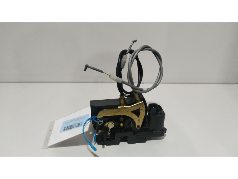 Recambio de cerradura puerta trasera derecha para ssangyong rodius i 2.7 xdi referencia OEM IAM   