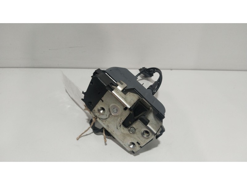 Recambio de cerradura puerta trasera izquierda para renault megane ii berlina 5p authentique referencia OEM IAM 028430  