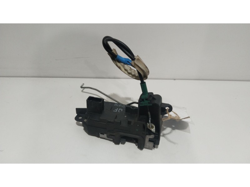 Recambio de cerradura puerta delantera izquierda para opel zafira b family referencia OEM IAM 13210748  