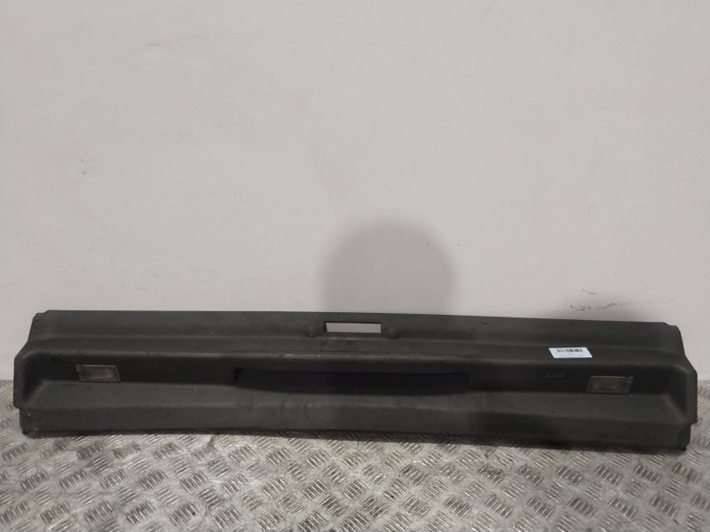 Recambio de moldura para land rover range rover (lm) td6 hse referencia OEM IAM 8264016  