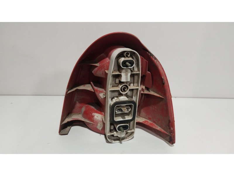 Recambio de piloto trasero izquierdo para renault twingo i (c06_) 1.2 16v (c060) referencia OEM IAM 7700426319   Recambio de piloto trasero izquierdo para renault twingo i (c06_) 1.2 16v (c060) referencia OEM IAM 7700426319