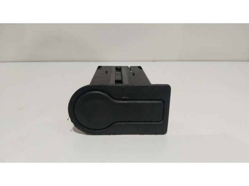 Recambio de posa vasos para land rover range rover (lm) td6 hse referencia OEM IAM 7002695  