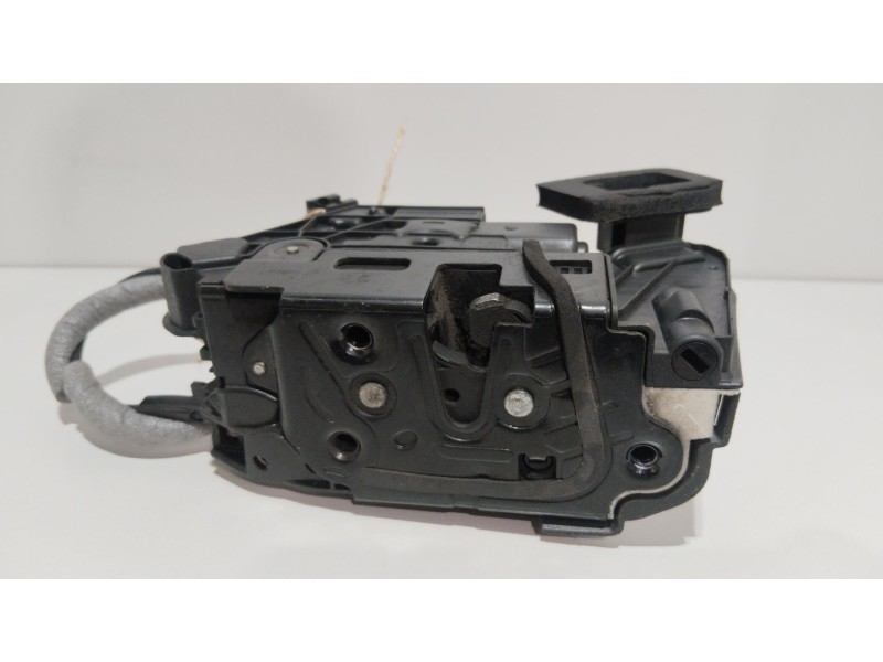 Recambio de cerradura puerta delantera derecha para seat toledo (kg3) reference referencia OEM IAM 16J5E1837016A  
