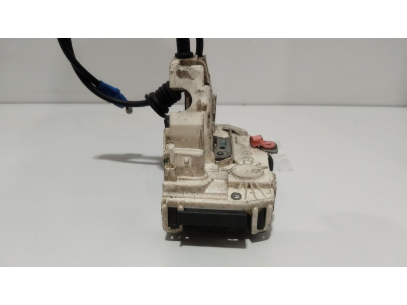 Recambio de cerradura puerta trasera derecha para dodge journey 2.0 crd referencia OEM IAM   