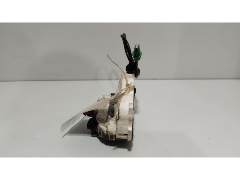 Recambio de cerradura puerta delantera derecha para dodge journey 2.0 crd referencia OEM IAM P04589694AA  