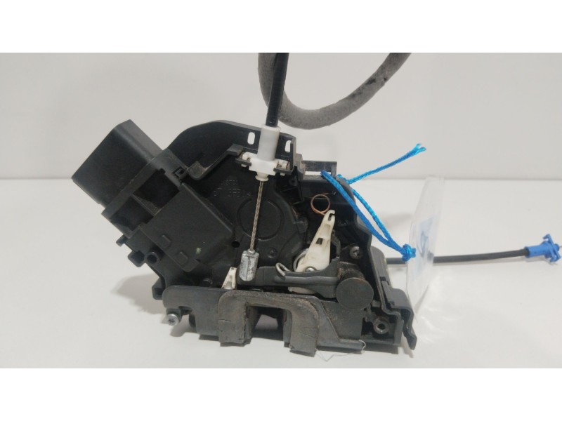 Recambio de cerradura puerta delantera derecha para ford mondeo ber. (ca2) ghia referencia OEM IAM   