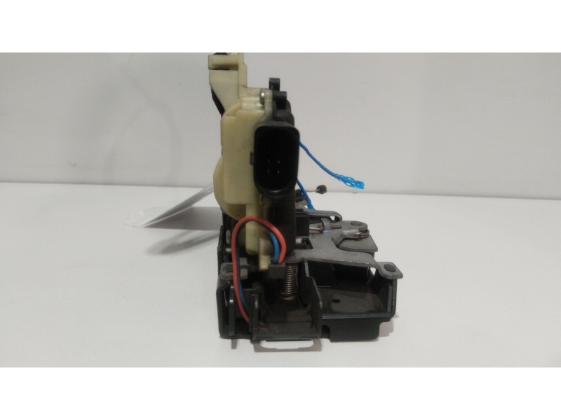 Recambio de cerradura puerta delantera izquierda para skoda octavia berlina (1u2) tour referencia OEM IAM 117674300  